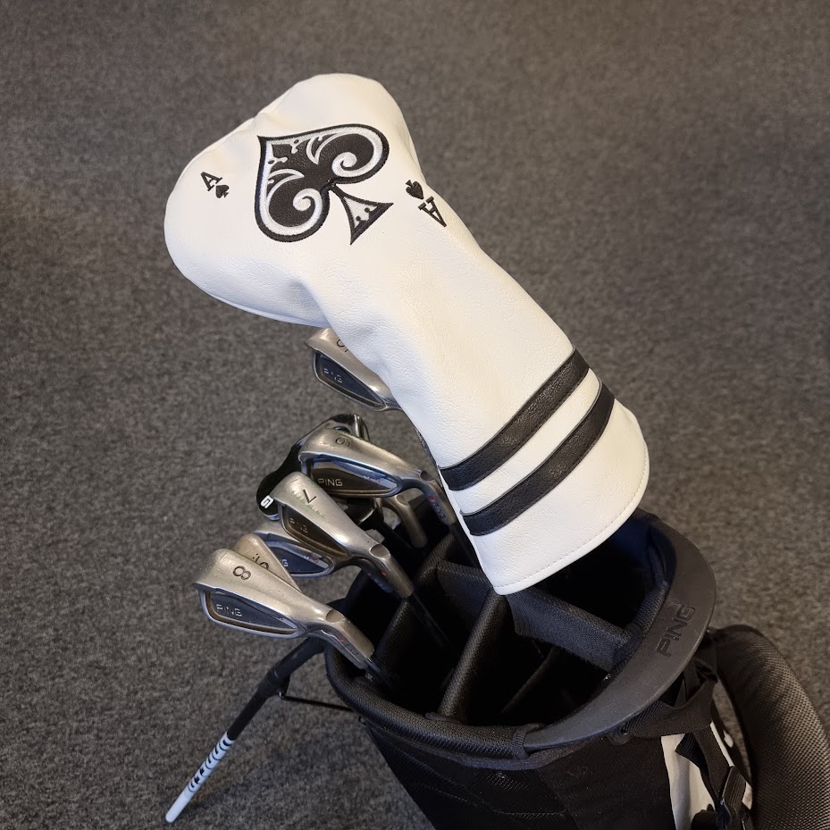 Driver Head Cover med Spader Ess i golfbagen