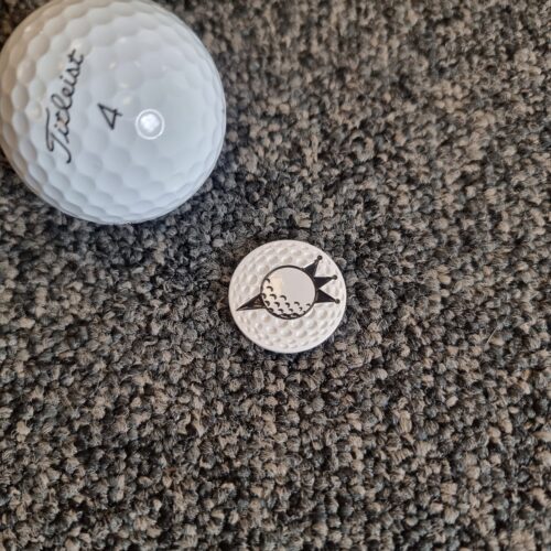 Golfmarkör med raketmotiv