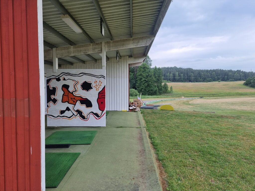 Tak över tees på driving range